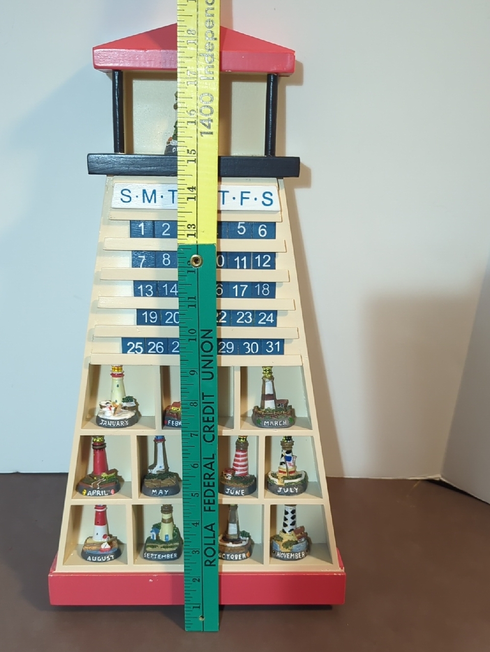 Lighthouse Perpetual Calendar With Wall Shelf With 12 Ceramic Light Houses 1-31 - Picture 14 of 15